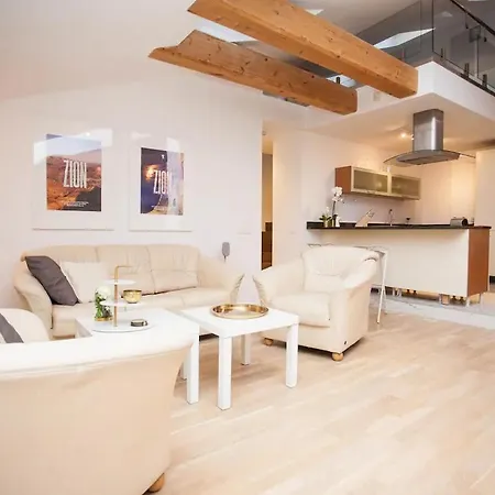 Διαμέρισμα Rainbow 1 *